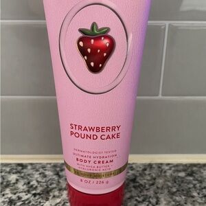 Bath & Body Works Strawberry Pound Cake Body Cream - Pink and Red
Brand new!